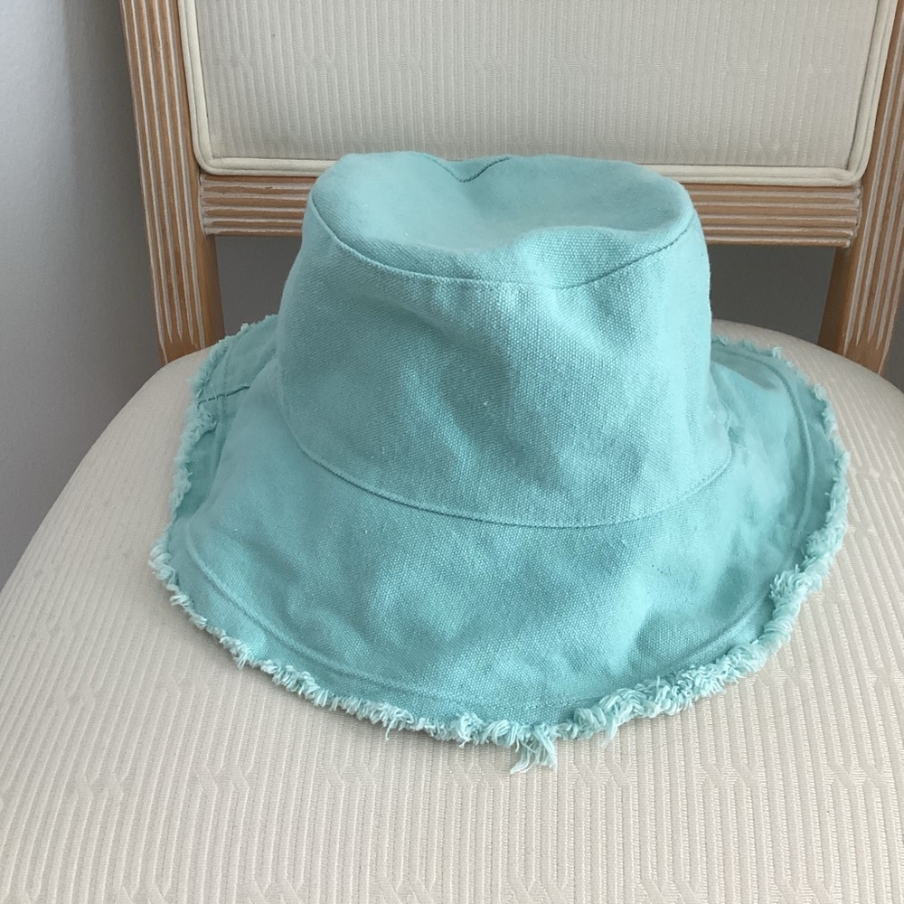 ChoKo Lids bucket hat 100% cotton foldable frayed edge EUC baby blue